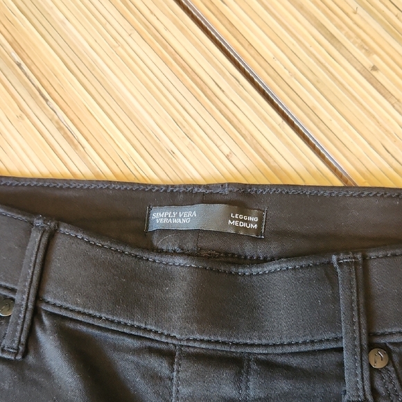 Simply Vera Vera Wang Black Skinny Jeans Sleek Design - Picture 2 of 4